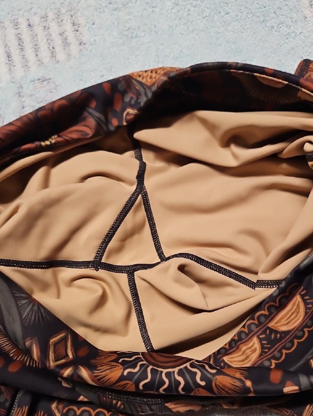 Constantly Varied Gear Floral-Pattern Capris in Brown and Black - Picture 4 of 4